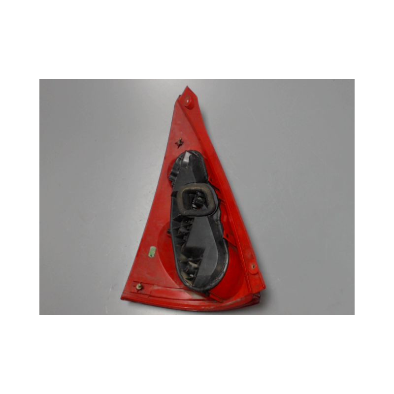 FEU ARRIERE GAUCHE  PEUGEOT 107